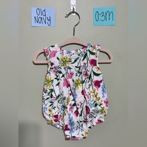 NWOT Old Navy Multicolor Floral Infant Romper Onesie, 0-3M